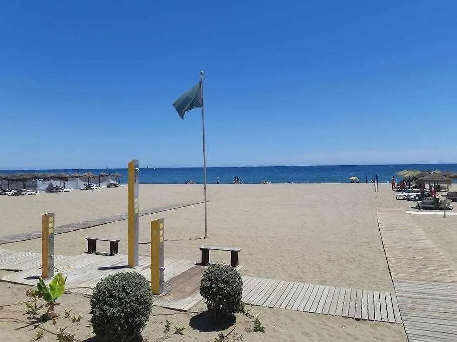 アパート フエンヒロラPrecioso Apartamento Frente Al Mar Con Piscinaアパートメント スペイン